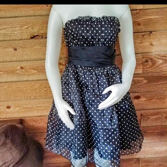 Betsey Johnson Dresses & Skirts - Betsey Johnson Formal/Semi Formal Dress
